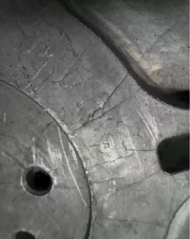 鋁合金壓鑄廠對(duì)于鋁合金壓鑄件主要缺陷的發(fā)現(xiàn)和防治 鋁合金壓鑄廠對(duì)于鋁合金壓鑄件主要缺陷的發(fā)現(xiàn)和防治